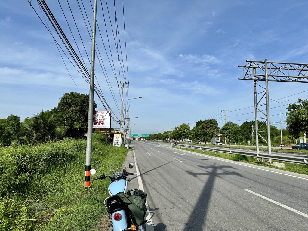 Meteor 350 on Highway 338 from Bangkok to Kanchanaburi