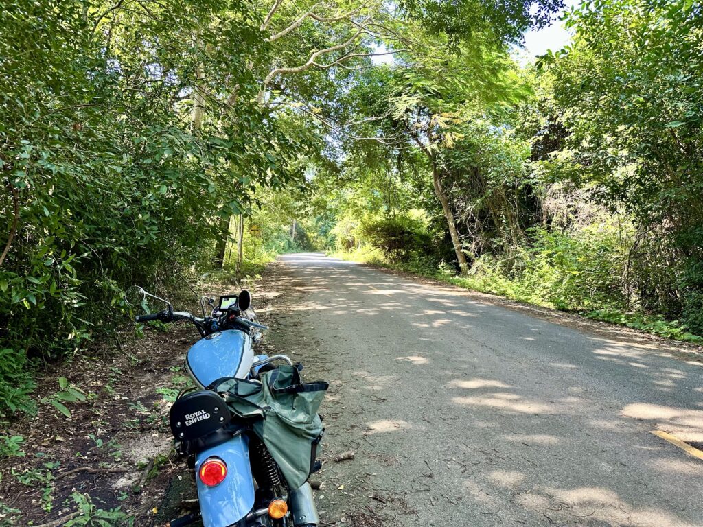 Approach road to Khao I To waterfall