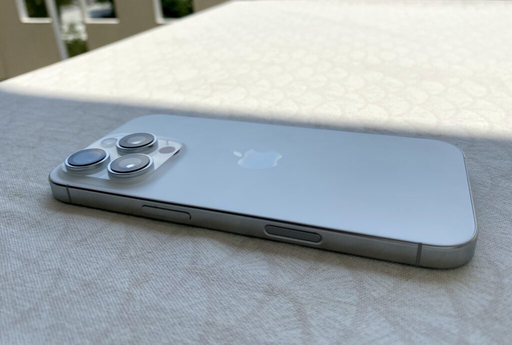 iPhone 16 Pro Titanium White