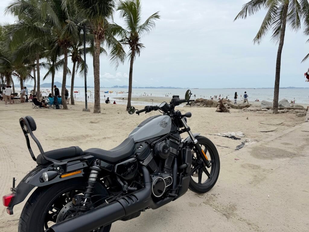 Harley-Davidson Nightster at Bang Saen beach